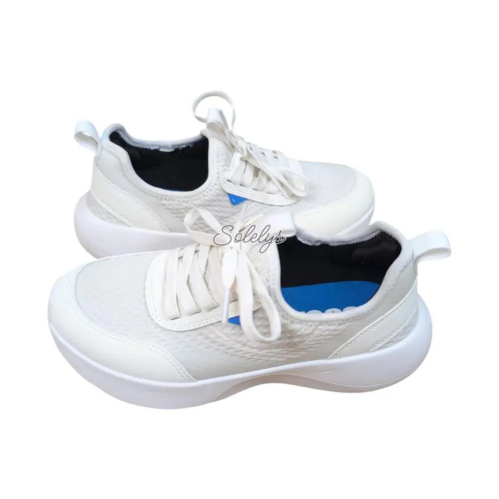 Vessi Pacific Womens 7 White Waterproof DymaTex Knit Lace Up Lightweight Sneaker